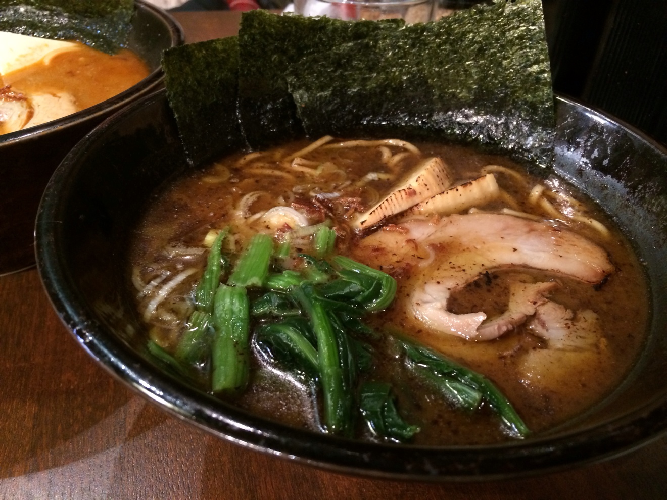 黒琥ラーメン全体像