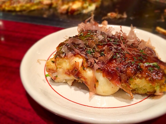 チーズが溶け出すお好み焼き