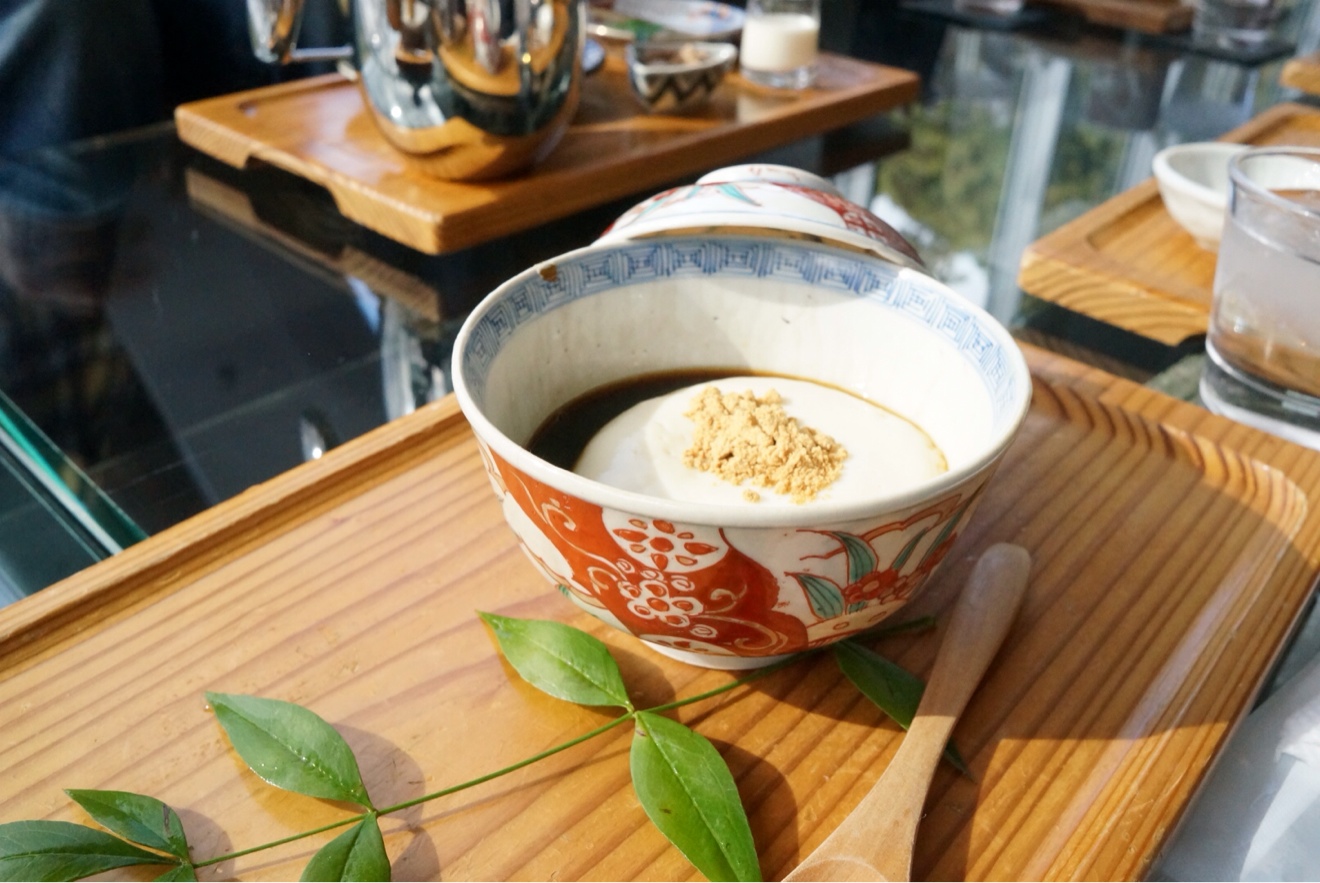 豆乳もち 黒蜜きな粉がけ(温)