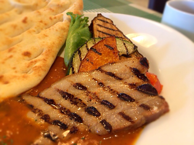 焦げの香ばしい味のベーコン